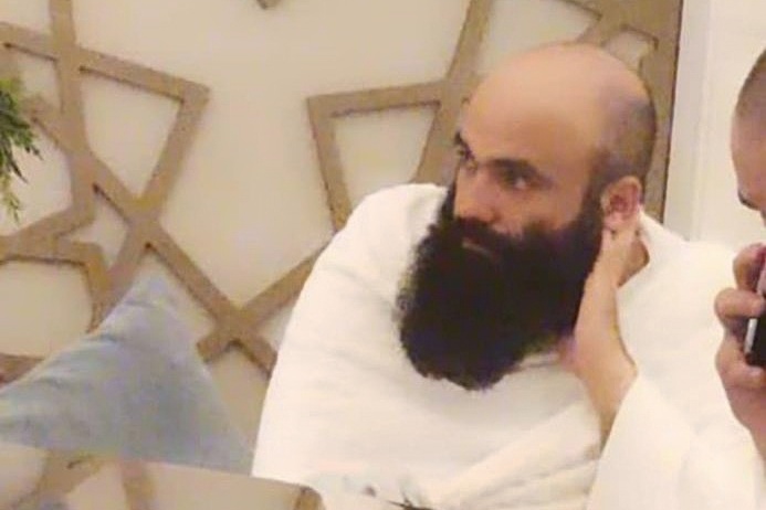 حقانی، بیاجازه حاجی شد