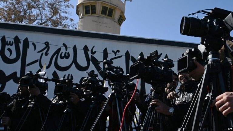 چشمانداز تیره رسانهها در افغانستان تحت حاکمیت طالبان