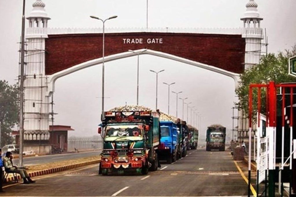 چراغ پاکستان سبز شد؛ عبور کالاهای افغانستانی به هند