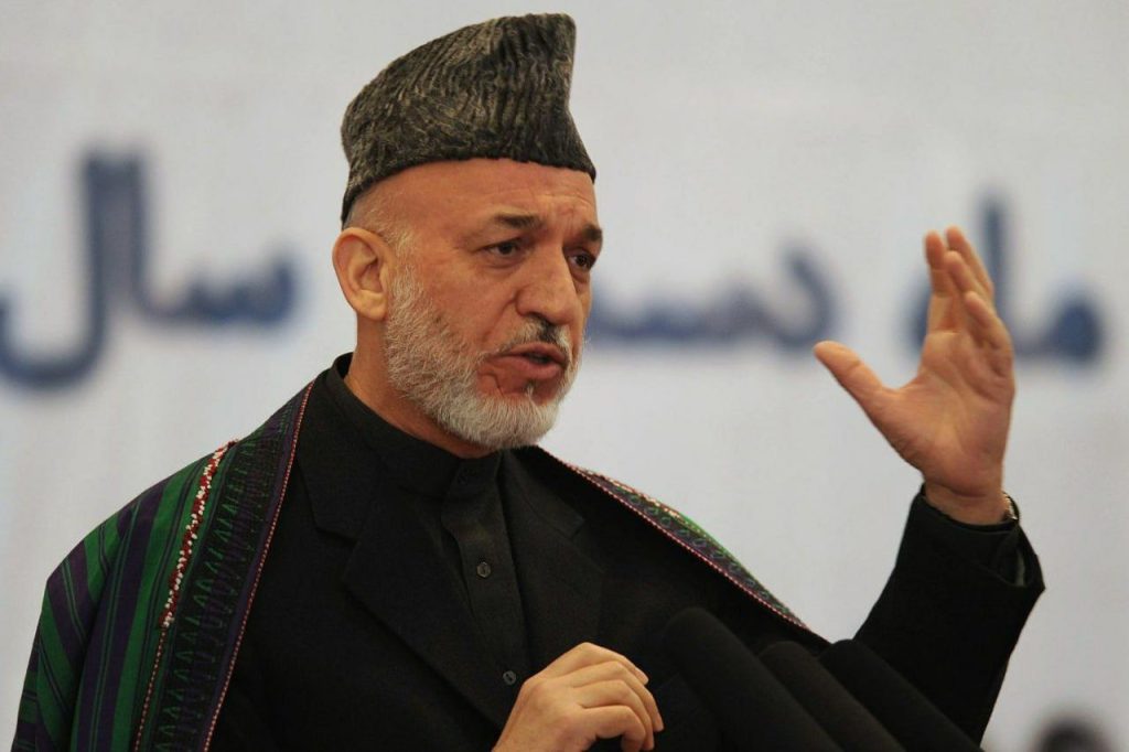 کرزی: پاکستان به جای راکتها مراکز علمی خود را به نام شخصیتهای افغانستان مزین کند