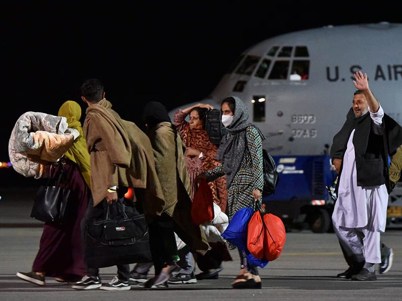 ممنوعیت سفر افغانستانی‌ها به امریکا؛ فرمان ترامپ از فردا اجرایی می‌شود