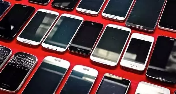 ممنوعیت موبایل هوشمند در مراکز آموزشی قندهار