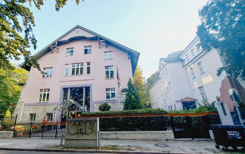 ورود رسمی دیپلمات‌های طالبان به نمایندگی‌های افغانستان در آلمان