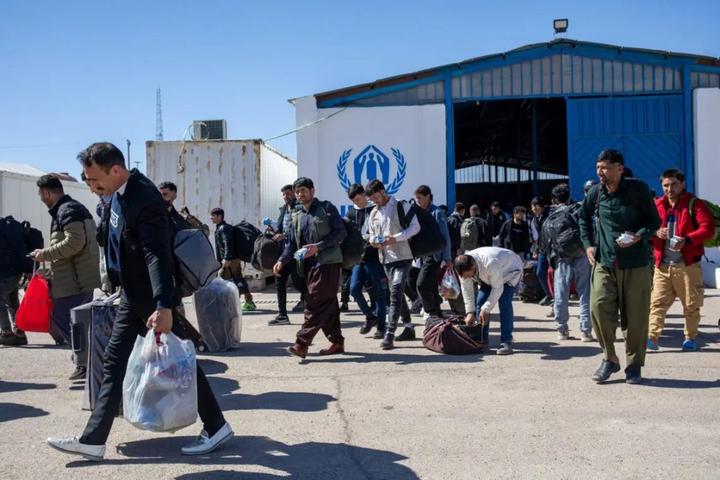 طی 17 روز گذشته؛ ۴۵۰ هزار مهاجر از طریق مرز اسلام‌قلعه به کشور بازگشتند