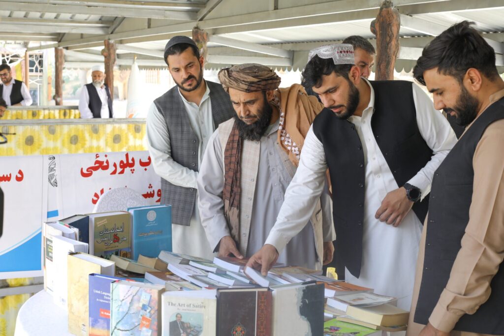 نمایشگاه یکروزه کتاب در دشتبرچی؛ گامی برای ترویج فرهنگ مطالعه در کابل
