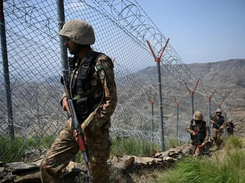 پاکستان: ۳۳ شبه‌نظامی نفوذی از افغانستان را کشتیم 