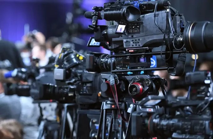 فدراسیون بین‌المللی خبرنگاران: طالبان به سرکوب آزادی رسانه پایان دهد