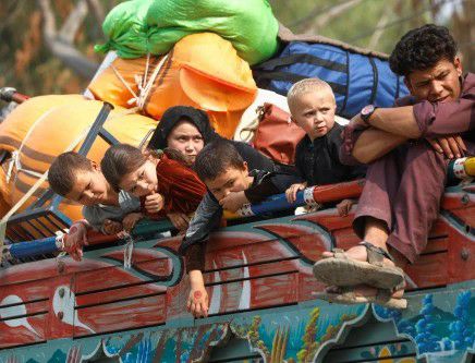 آرزوهای معلّق میان دو مرز