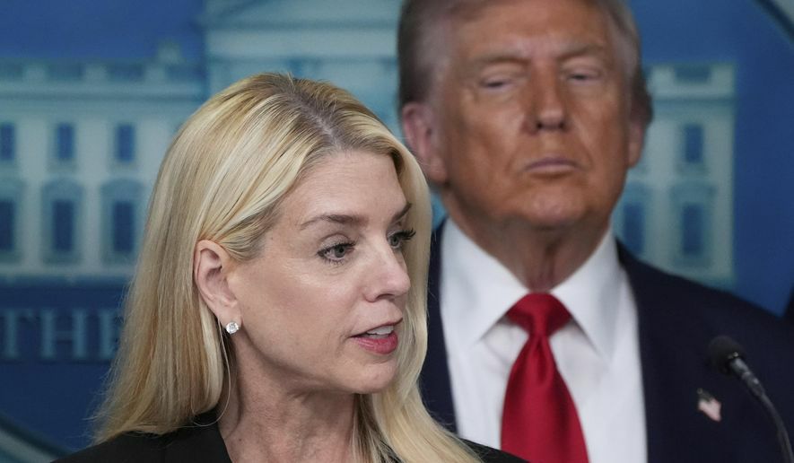 فشار ترامپ بر حذف رقبای سیاسی؛ خطر واقعی به دموکراسی