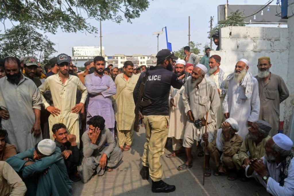 پاکستان روند بازگرداندن مهاجران افغان را در لاهور تشدید کرد