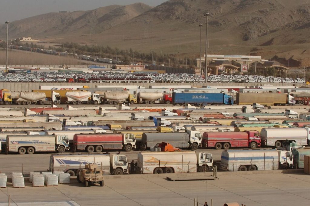 قطعی‌اینترنت؛ 200 کامیون ایرانی در مرز کشور بلا تکلیف‌اند