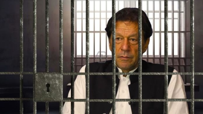 آتشبس شکننده؛ عمران خان خواستار "آزادی مشروط" برای حل بحران پاکستان-افغانستان شد