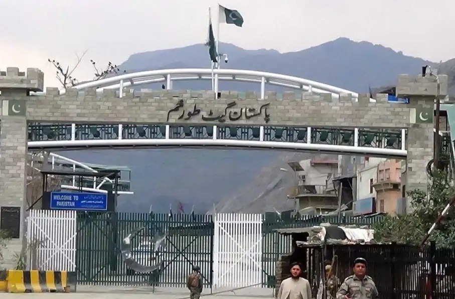 بسته‌شدن گذرگاه‌های تورخم و چمن پس از درگیری‌های مرزی شبانه