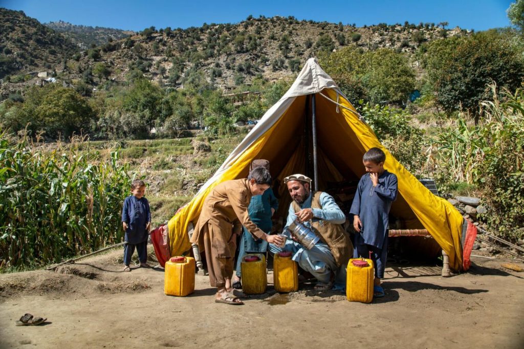 آب‌های آلوده؛ بیماری‌های کشنده در کمین ۲۱۲ هزار کودک شرق‌کشور