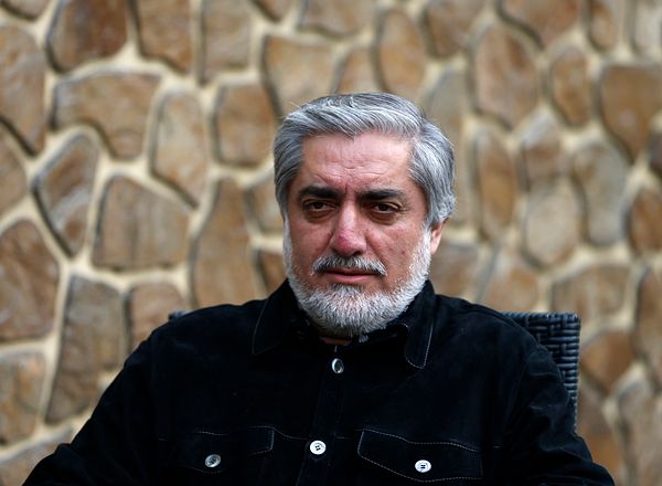 طالبان موانع اطراف خانه داکتر عبدالله را برداشتند