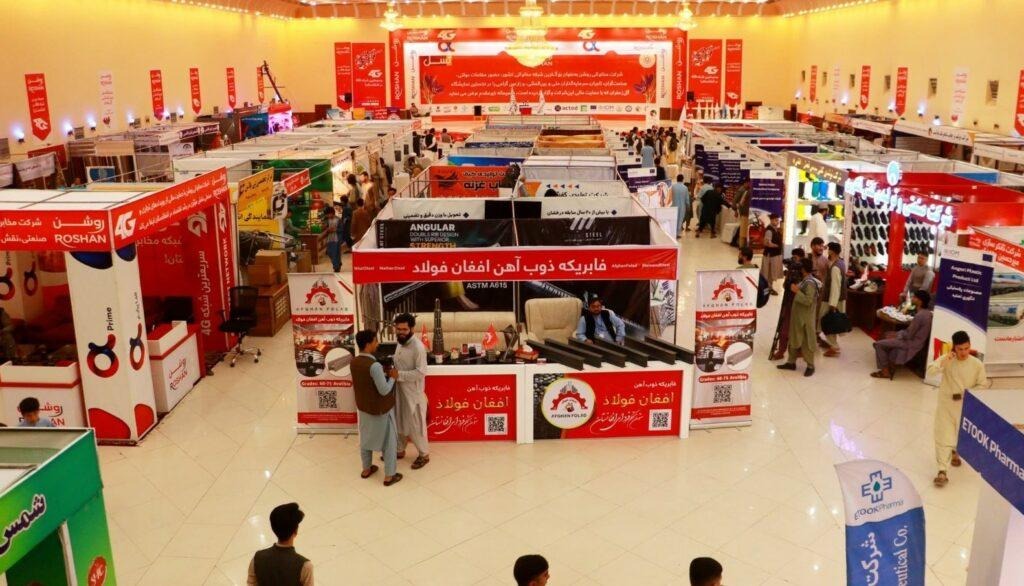 نمایشگاه زعفران در هرات با حضور تولیدکنندگان سراسر ولایت آغاز به‌کار کرد