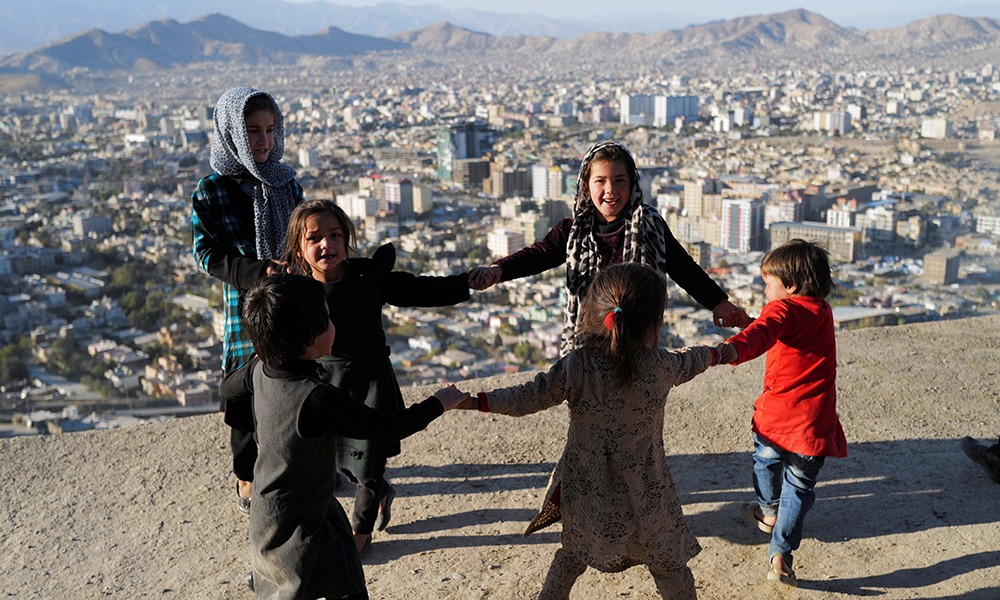 وقتی لبخند در چهره کودکان افغانستان غریب می‌شود