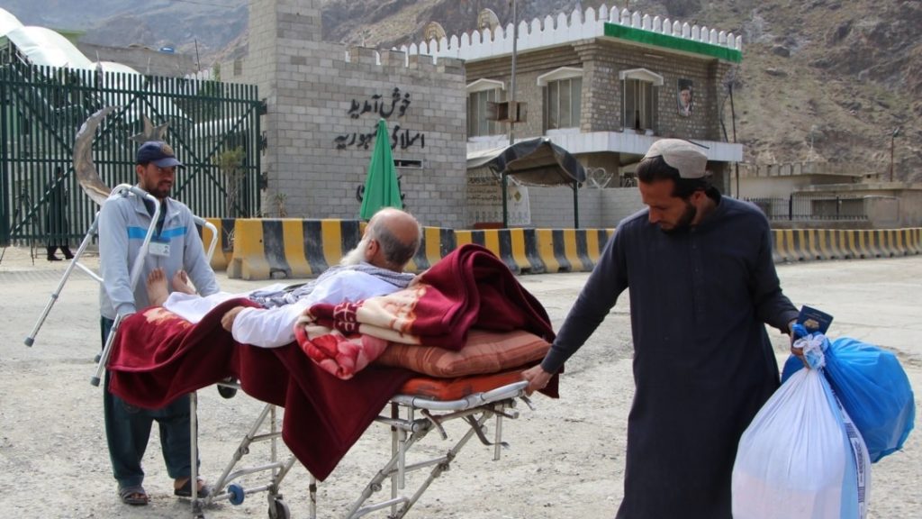 طالبان: بيماران به‌جای پاکستان در داخل تداوی شوند