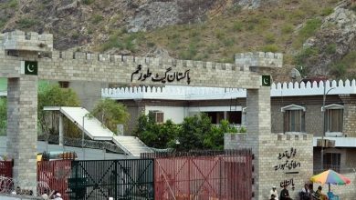 تاجران پاکستان خواستار بازگشایی فوری مرز با افغانستان شدند