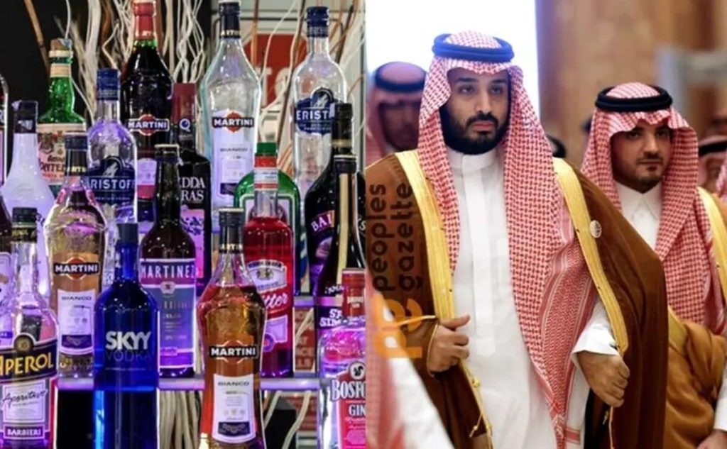 خادم حرمین شریفین؛ عربستان سه فروشگاه جدید مشروبات الکلی برای غیرمسلمان‌ها افتتاح می‌کند