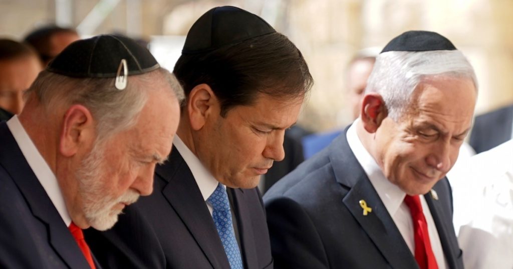 پرونده «قطر گیت»؛ بنت خواستار اشد مجازات برای مشاوران نتانیاهو شد