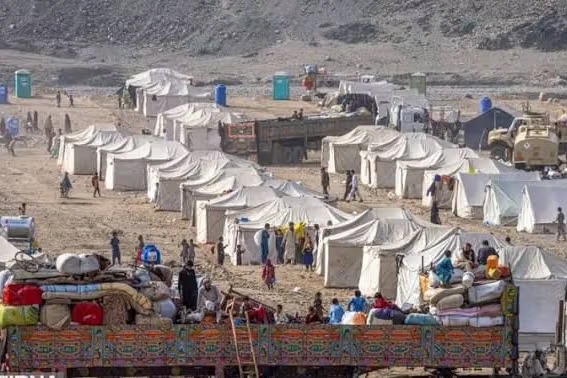 تخلیه کمپ مهاجران افغان در بنّوی پاکستان پس از حمله شبه‌نظامیان