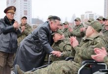 استقبال کیم جونگ‌اون از نیروهای اعزامی کوریای شمالی به روسیه