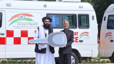 هند ۲۰ آمبولانس به افغانستان اهدا کرد؛ تاکید بر تعامل واقعبینانه با طالبان