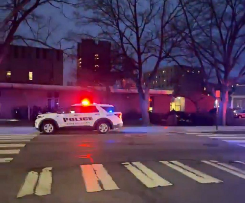 صدها پولیس امریکایی در جستجوی عامل حمله مسلحانه دانشگاه براون