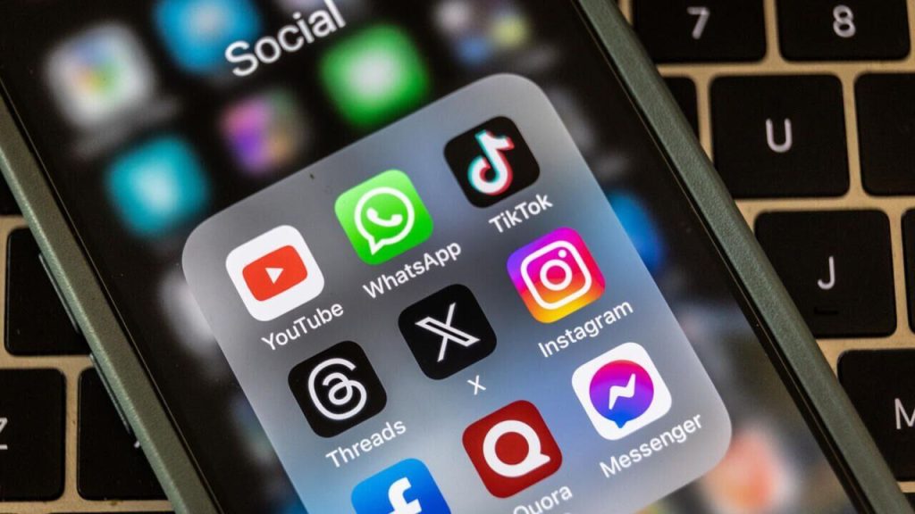 فرانسه در آستانه ممنوعیت شبکه‌های اجتماعی برای افراد زیر ۱۵ سال