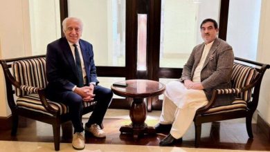 اعلام آمادگی خلیلزاد برای کمک به آزادسازی دارایی‌های منجمد افغانستان