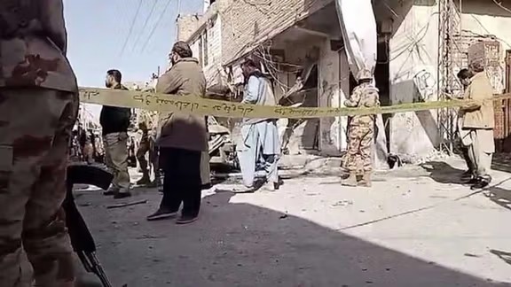 افزایش حملات در پاکستان؛ ۹ کشته و دهها زخمی در عملیات و انفجارها