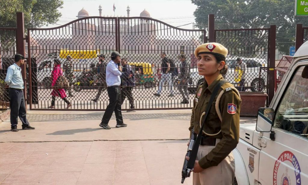 دهلی‌نو: ۸ مظنون را به‌اتهام حمله تروریستی با ارتباط پاکستان و بنگلادیش بازداشت کردیم