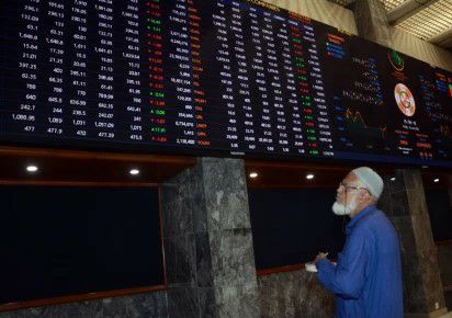 افت شاخص بورس پاکستان در پی تنش‌های جیوپولیتیک با افغانستان