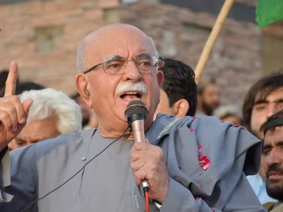 محمودخان اچکزی: حملات ایران به پایگاه‌های آمریکایی، مشروع است