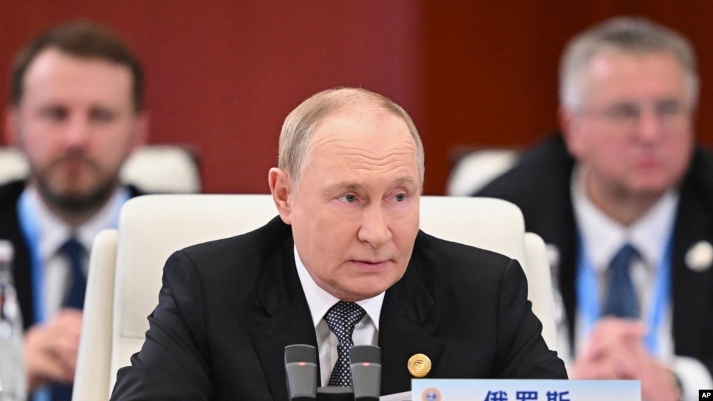 پوتین انتخاب مجتبی خامنه‌ای به‌عنوان رهبر ایران را تبریک گفت