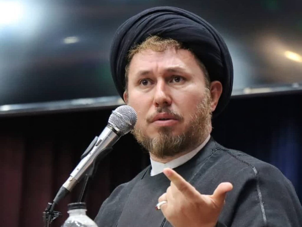 دکتر احسانی: آیت‌الله سید مجتبی خامنه‌ای به تمام جهان اسلام می اندیشد