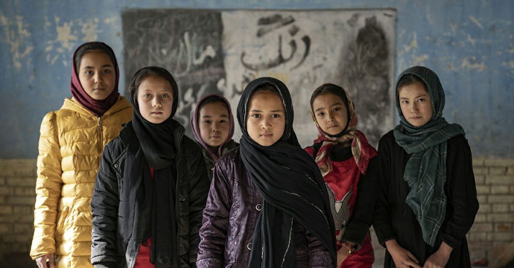 گسترش شکاف‌های جنسیتی در محله‌های شهری افغانستان؛ زنان و دختران به‌شدت آسیب‌پذیر