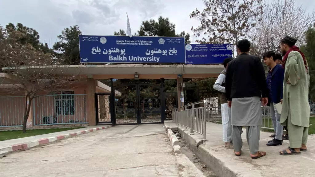 از جایگزینی اصطلاحات تا بحث هویت فرهنگی؛ نگاهی به رویکرد زبانی طالبان