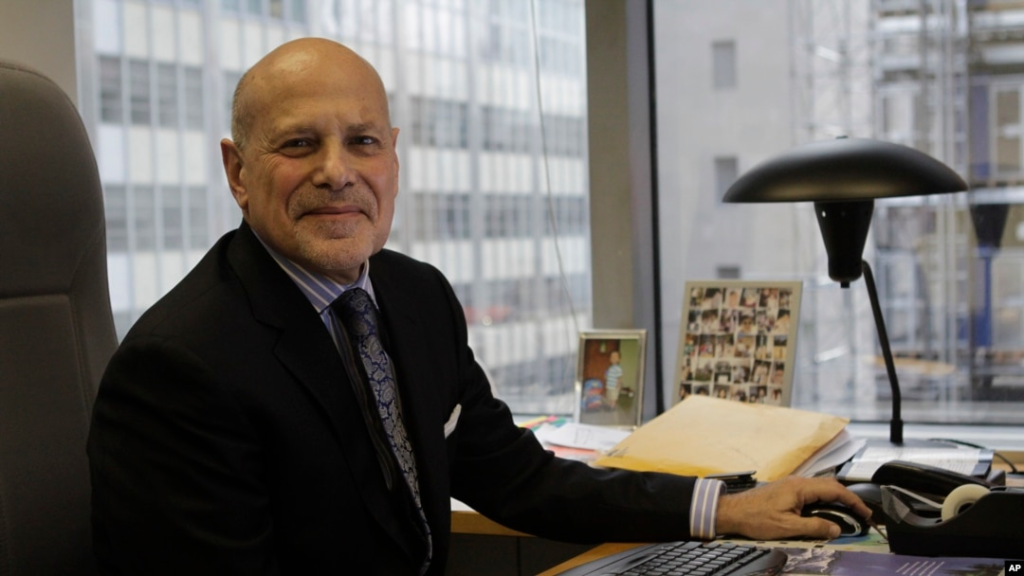 بری روزن، دیپلمات سابق آمریکایی و از گروگان‌های حادثه