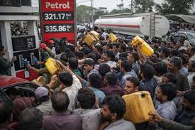 اعتراضات گسترده در پاکستان؛ جهش قیمت سوخت خیابان‌ها را ملتهب کرد
