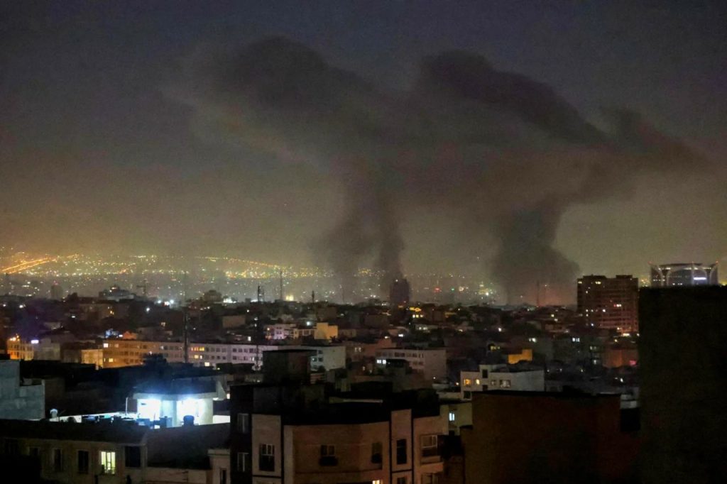 هشدار ۱۰۰ کارشناس حقوق بین‌الملل: حملات آمریکا به ایران نقض منشور سازمان ملل و "جنایت جنگی" است