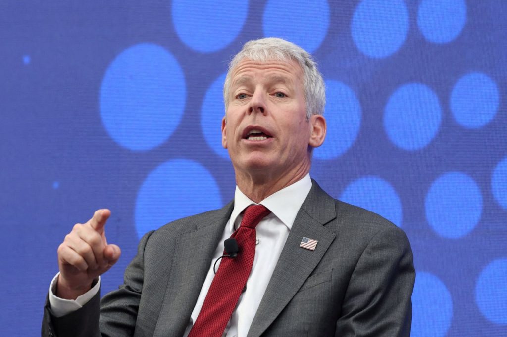 درگیری لفظی دموکراتها با وزیر انرژی آمریکا درباره جهش قیمت سوخت