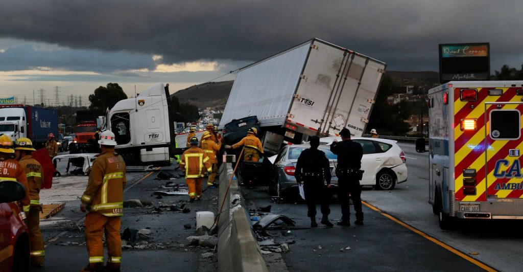گزارشی تکان‌دهنده از هزینه‌های کمرشکن و مرگ‌ومیر بالای جاده‌ای در آمریکا