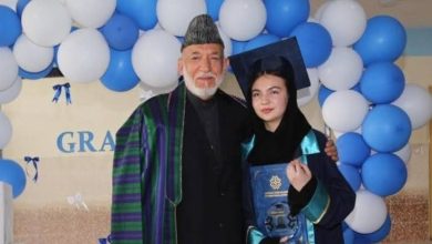 کرزی: دخترم پس از فراغت از صنف ششم، از ادامه آموزش حضوری محروم شده و آنلاین درس می‌خواند