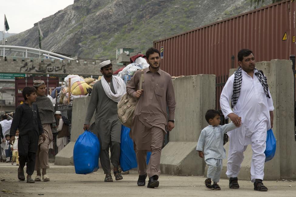 ۳۳۴ مهاجر افغانستان از زندان‌های پاکستان آزاد و به کشور بازگشتند
