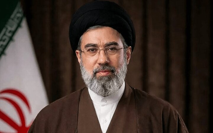 دیدار فرمانده قرارگاه خاتم‌الانبیا با رهبر انقلاب‌اسلامی؛ صدور دستورالعمل‌های جدید دفاعی