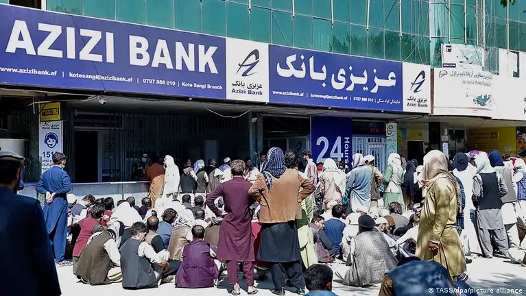 شکایت بازرگانان؛ افزایش هزینه‌های بانکی و محدودیت در دریافت پول