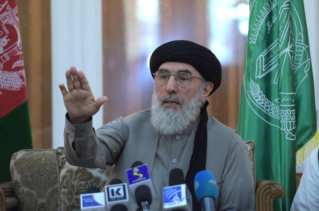 حکمتیار: اسلام بر عدالت و شورا استوار است، نه بر ظواهر طالبانی