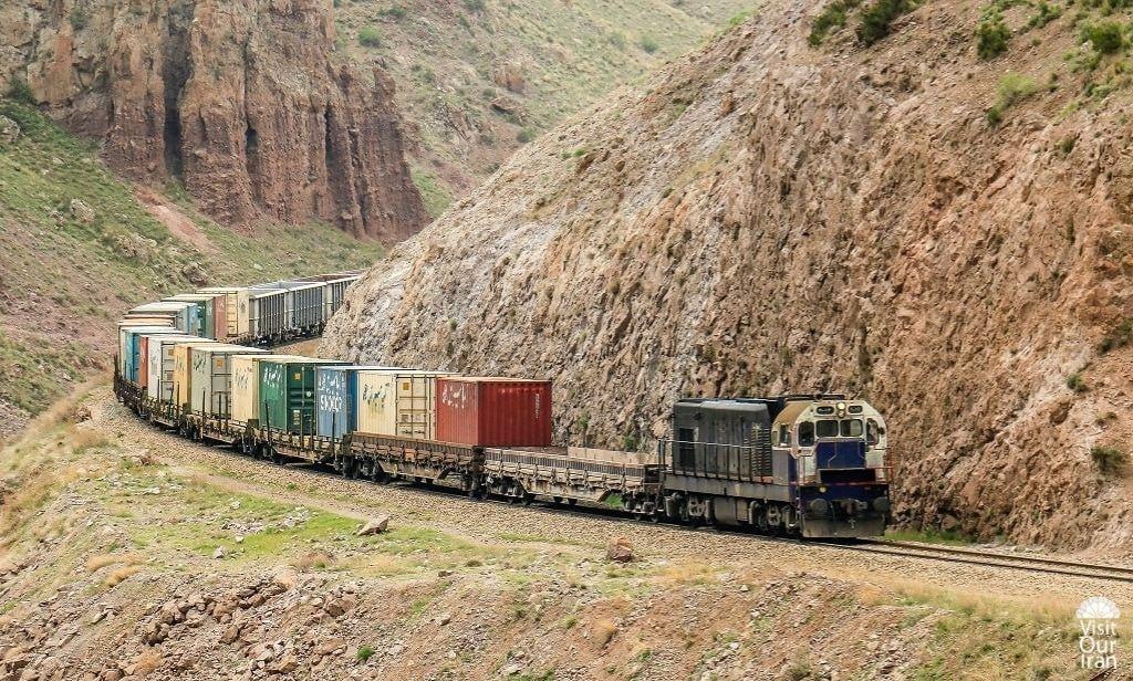 طالبان: صادرات میوه از خطوطآهن انجام شود